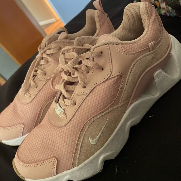 Nike RYZ WOMENS 9 - Picture 1 of 4
